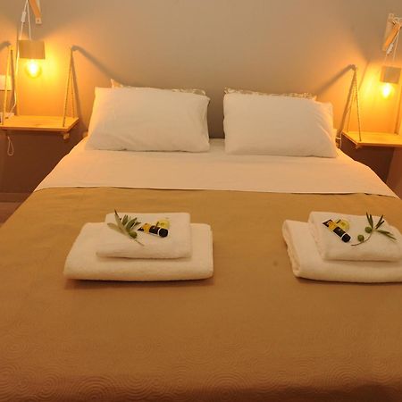 דירות Delphic Moments - Sunny App 3Br, 2Ba With View מראה חיצוני תמונה