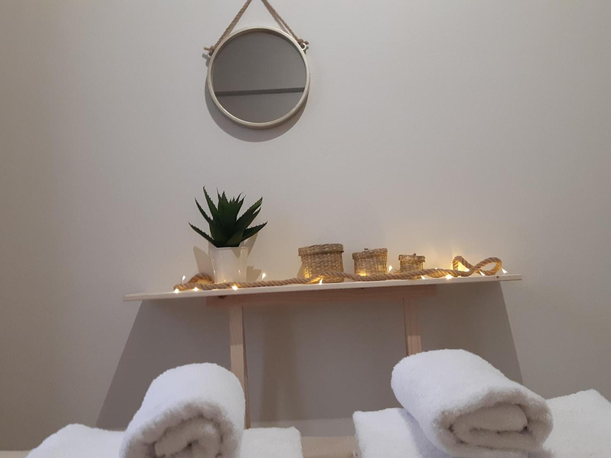 דירות Delphic Moments - Sunny App 3Br, 2Ba With View מראה חיצוני תמונה