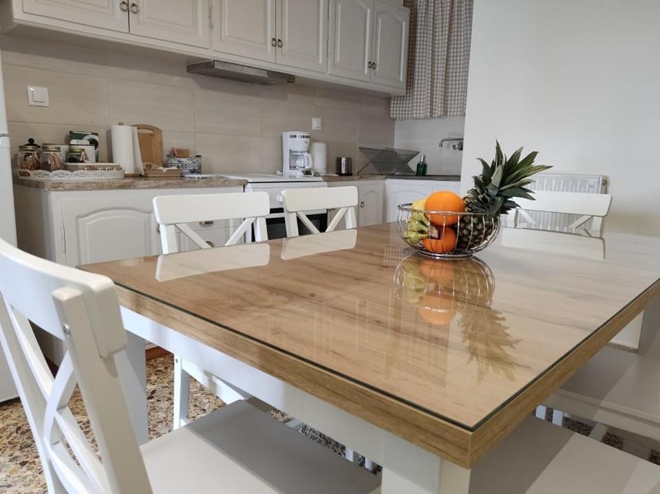 דירות Delphic Moments - Sunny App 3Br, 2Ba With View מראה חיצוני תמונה