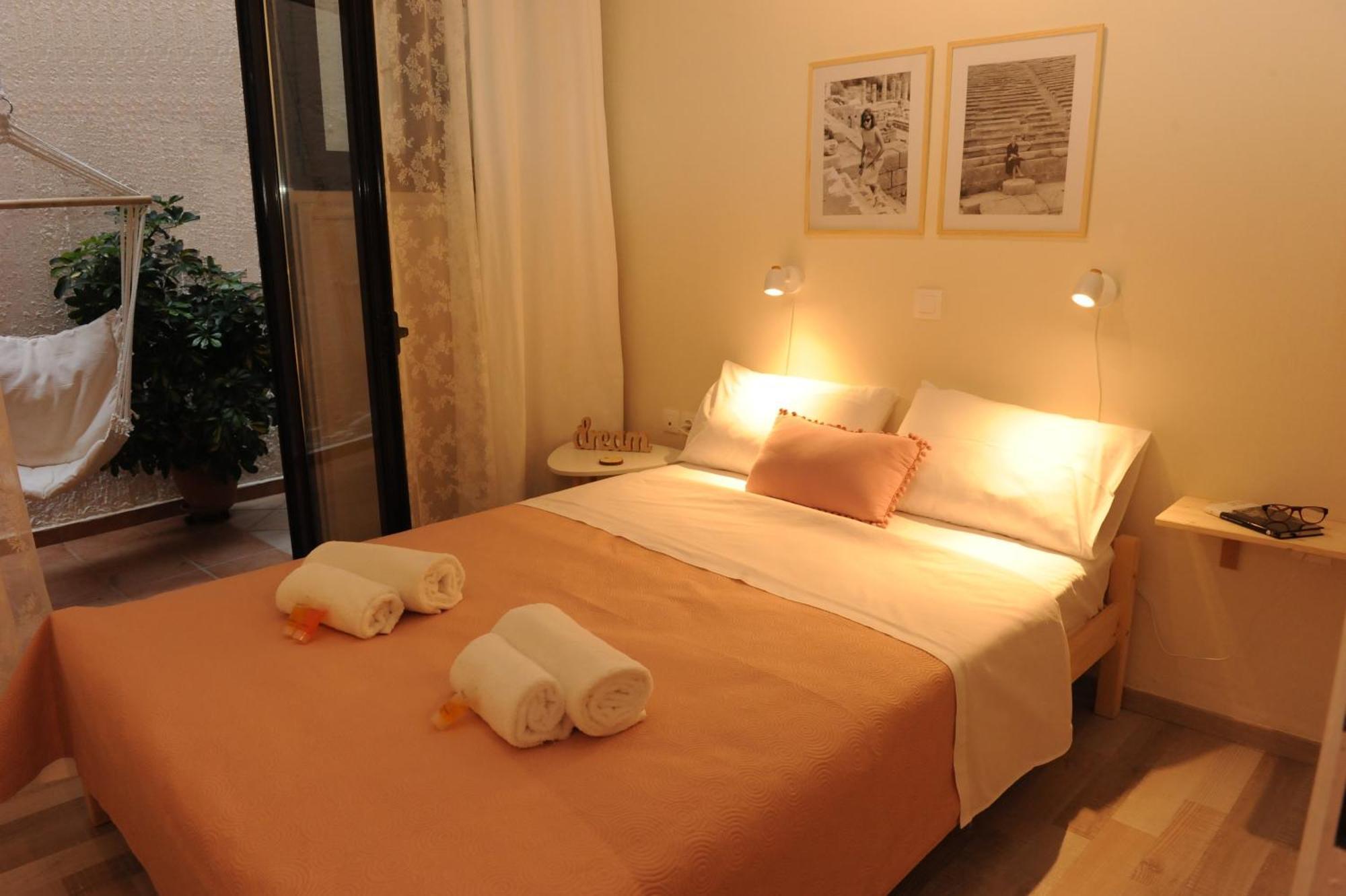 דירות Delphic Moments - Sunny App 3Br, 2Ba With View מראה חיצוני תמונה